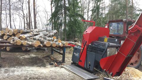 Klapikone - pöllejä pöydällä