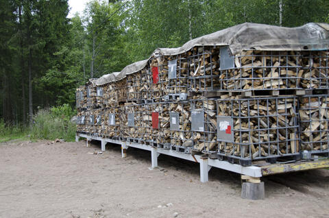 Polttopuut säilytyksessä